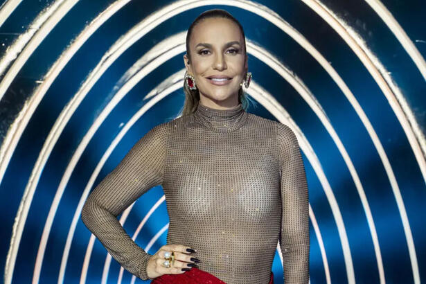 Ivete Sangalo no palco do The Masked Singer Brasil