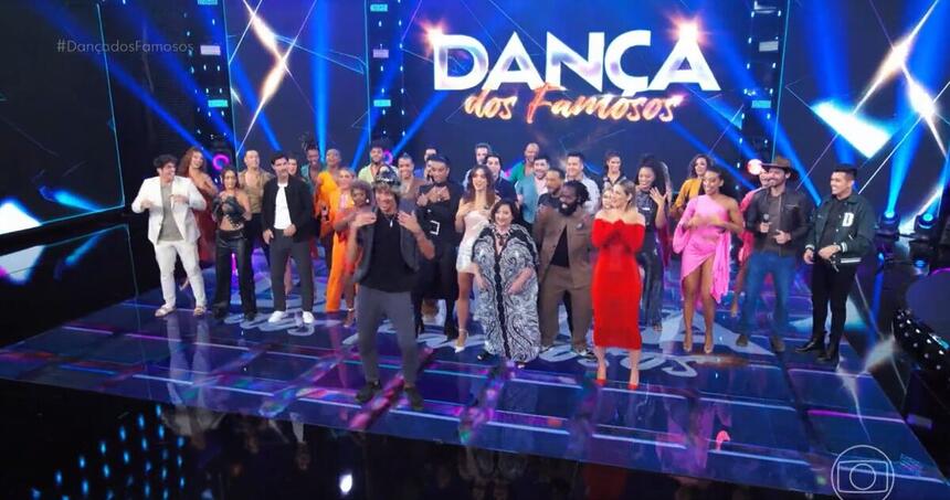 Xurrasco repetiu a coreografia de Lovezinho com participantes da Dança dos Famosos neste domingo (12)