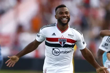 Record tv foi líder de audiência em três praças com jogo entre são paulo e botafogo-sp