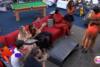 Fred Nicácio e Larissa vencem dinâmica do Reencontro e voltam para o BBB 23