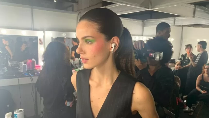Camila Queiroz falou sobre Verdades Secretas 3 na 55ª edição da SPFW