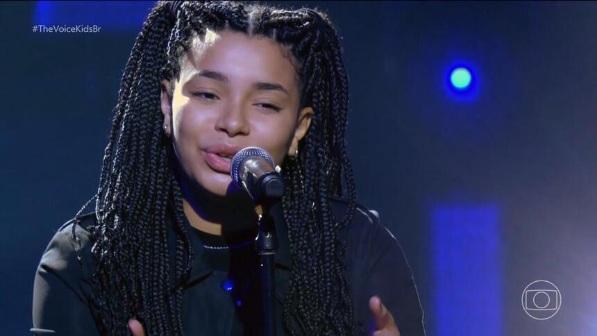 Clara Castro canta e encanta no 1º dia da fase das Batalhas do The Voice Kids Brasil 8
