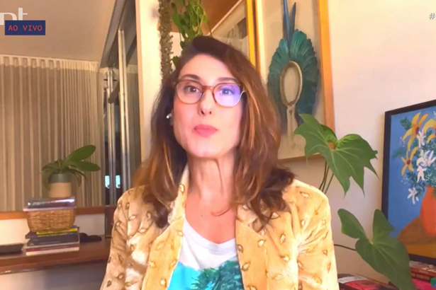 Paola Carosella participando do Papo de Segunda direto da sua casa