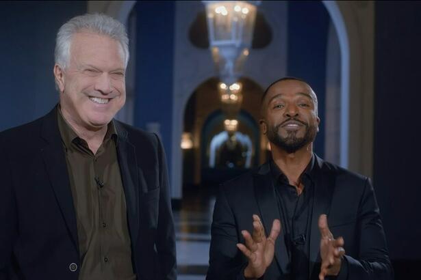Pedro Bial e Alexandre Pires na chamada da Programação da Globo de junho