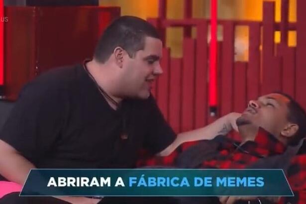Erick conversa com Gabriel Roza na festa do A Grande conquista