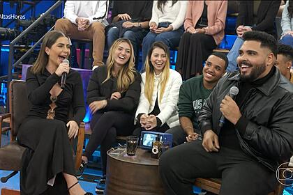 Jade Picon se diverte com Paulo Vieira ao fazer piada com o BBB 23 no Altas Horas