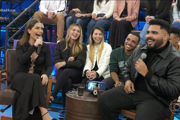 Jade Picon se diverte com Paulo Vieira ao fazer piada com o BBB 23 no Altas Horas