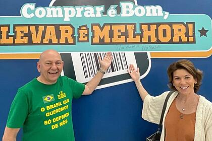 Daniela Beyruti com Luciano Hang, dono da Havan
