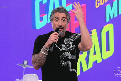 Marcos mion no estúdio do caldeirão