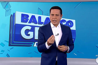 Willian leite durante uma edição de sábado do balanço geral