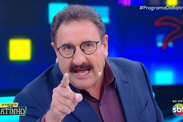 Ratinho aponta o dedo para a câmera enquanto critica Parada do Orgulho LGBT+ mais uma vez