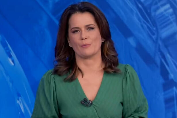 Adriana Araújo em trecho de comentário na bancada do Jornal da Band