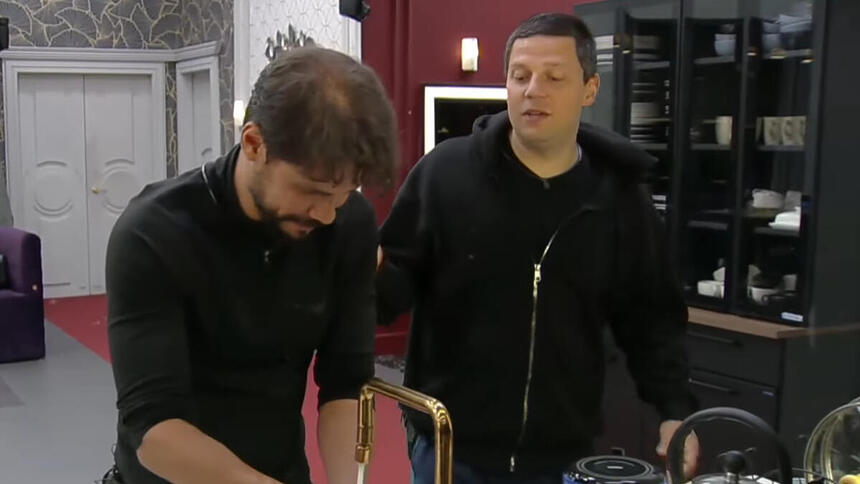 Alexandre Suita e Thiago Servo na cozinha do A Grande Conquista