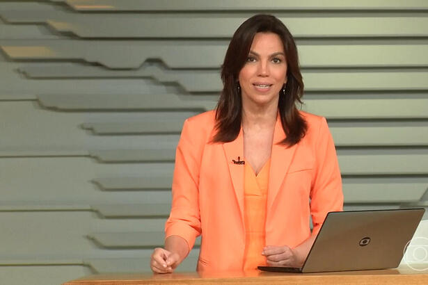 Ana Paula Araújo na bancada do Bom Dia Brasil