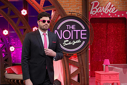 Danilo gentili no especial da barbie no the noite