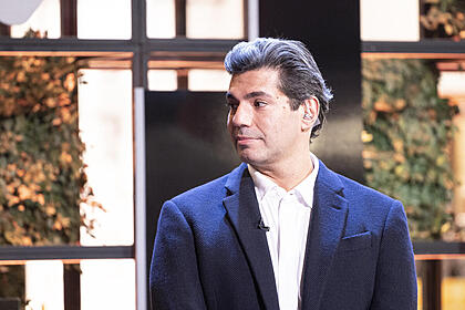 Felipe bronze no estúdio do top chef brasil