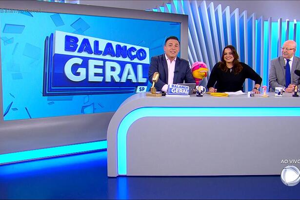 Reinaldo Gottino, Fabíola Reipert e Renato Lombardi apresentando o quadro A Hora da Venenosa no Balanço Geral SP desta quarta (12)