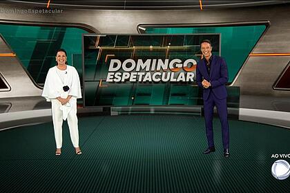 Carolina ferraz e sergio aguiar apresentando o domingo espetacular