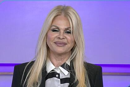 Monique evans no cenário do fofocalizando ao mostrar o novo rosto, após full face