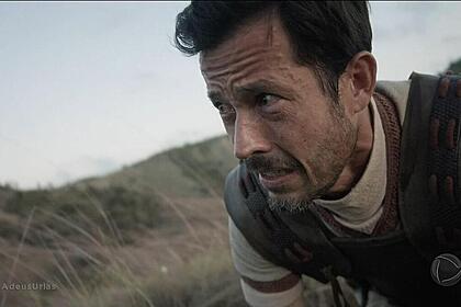 Roger gobeth como urias. Ele está chorando na cena que antecede a morte do personagem na série reis