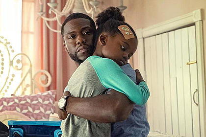 Kevin Hart em trecho do filme Paternidade