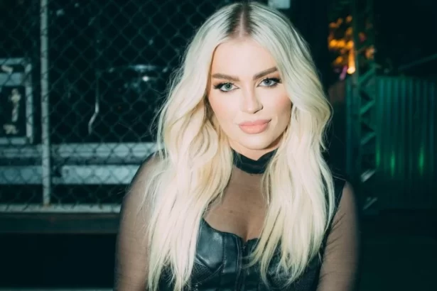 Luisa Sonza de cabelo solto, look preto para show em São Paulo