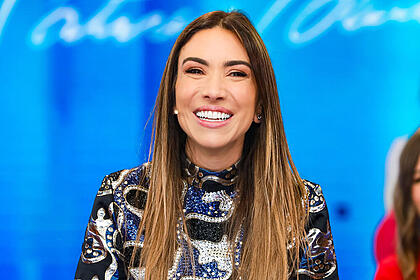 Patricia Abravanel apresentando o Programa Silvio Santos