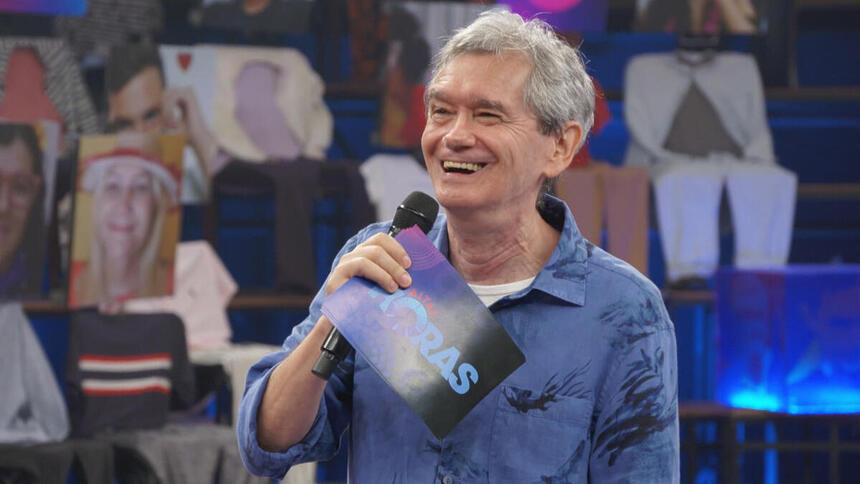 Serginho Groisman no palco do Altas Horas