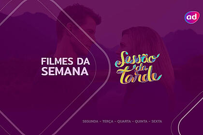 Arte dos filmes da semana da Sessão da Tarde, ao fundo cena do filme A Conselheira Amorosa