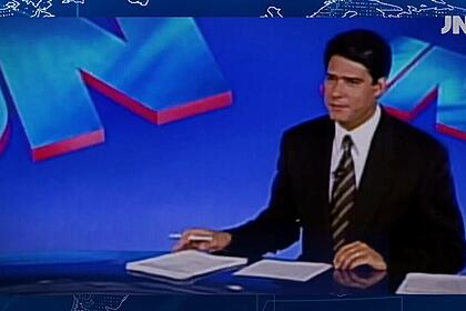 William Bonner na bancada do Jornal Nacional