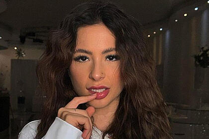 Nathalia Valente em foto posada