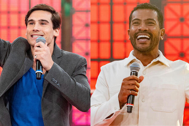 Nicolas Prattes e Samuel de Assis em uma montagem