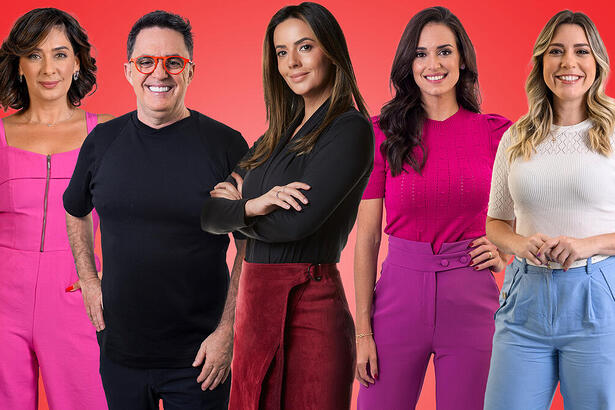 Mirelle Moschella, Fernando Fernandes, Paloma Tocci, Livia Nepomuceno e Alinne Fanelli em foto posada na nova programação do Canal 21