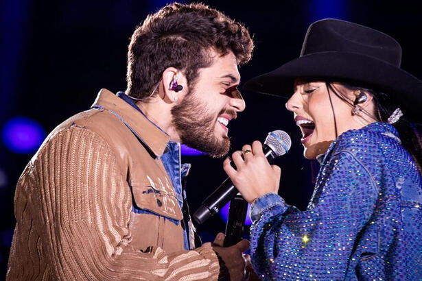 Gustavo Mioto e Ana Castela cantando juntos