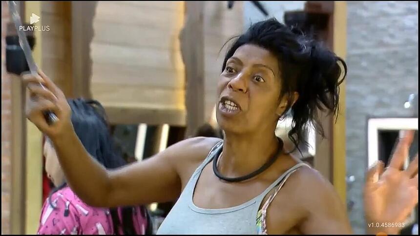 Marcia Fu cozinhando em A Fazenda