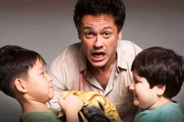 Dalton Mello desesperado como se estivesse gritando em cena do filme Superpai