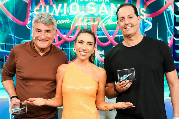 Cleber Machado e Benjamin Back, ao lado de Patricia Abravanel, no Programa Silvio Santos