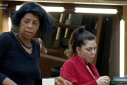 Marcia Fu e Nadja Pessoa durante conversa em A Fazenda 15