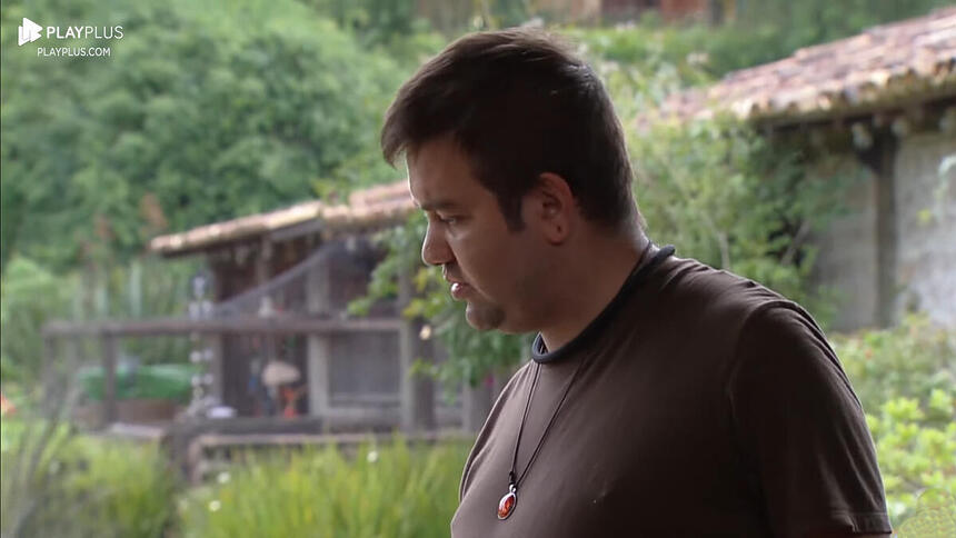 Sander durante o trato das ovelhas em A Fazenda