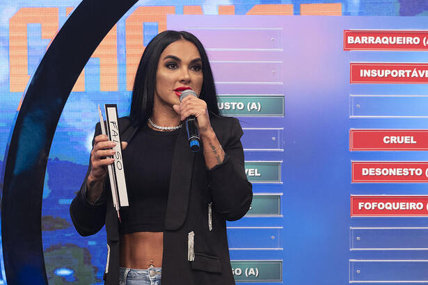 Simioni detona Rachel Sheherazade no Hora do Faro