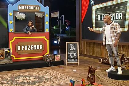 Cezar Black chora e aponta para Jenny Miranda em A Fazenda