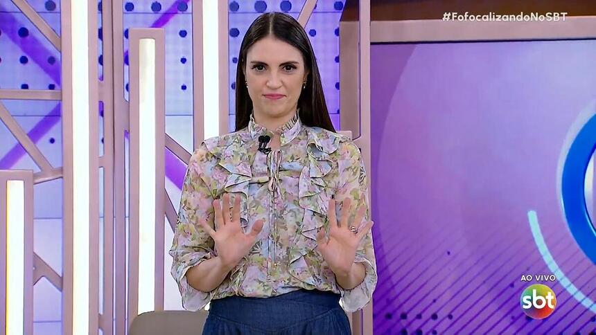 Chris flores apresentando o fofocalizando no sbt