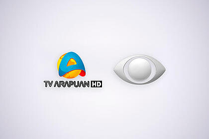 Logo da TV Arapuan ao lado do logo da Band