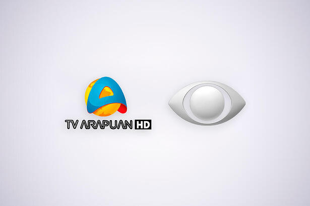 Logo da TV Arapuan ao lado do logo da Band
