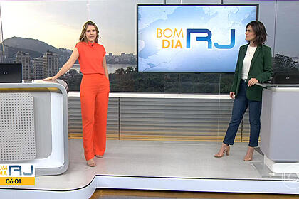 Silvana Ramiro e Priscila Chagas próximas as bancadas do Bom Dia RJ