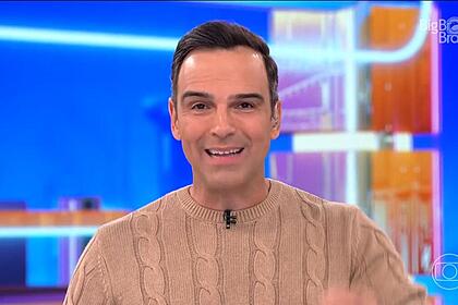 Tadeu Schmidt no cenário do BBB