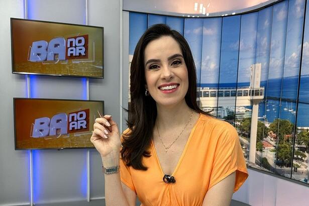 Tiale Acrux sorrindo no cenário do Bahia no AR