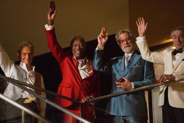 Michael Douglas, Robert De Niro, Kevin Kline e Morgan Freeman em trecho do filme Última Viagem à Vegas