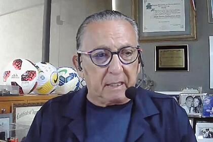 Galvão Bueno participando ao vivo do É de Casa