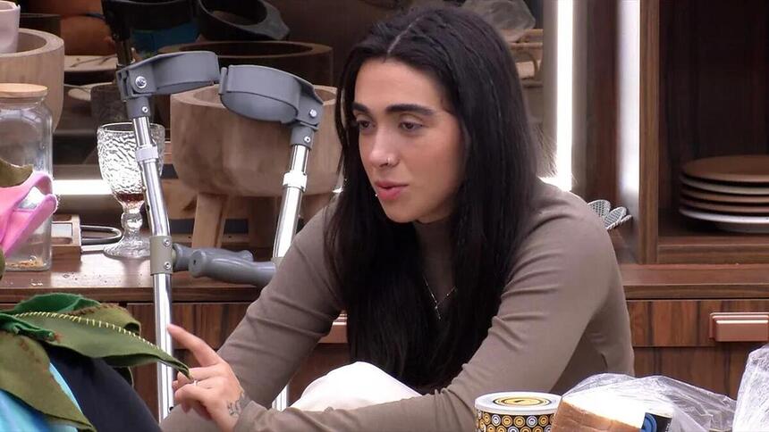 Giovanna durante conversa na cozinha do BBB 24